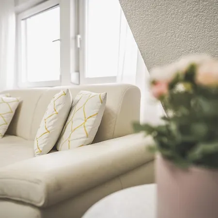 Exklusive Maisonette Am See, 5 Min Zur Sap, Smart Tv & Netflix - Wehome Premium * Sankt Leon-Rot