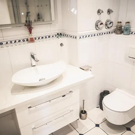 Apartman Exklusive Maisonette Am See, 5 Min Zur Sap, Smart Tv & Netflix - Wehome Premium Sankt Leon-Rot